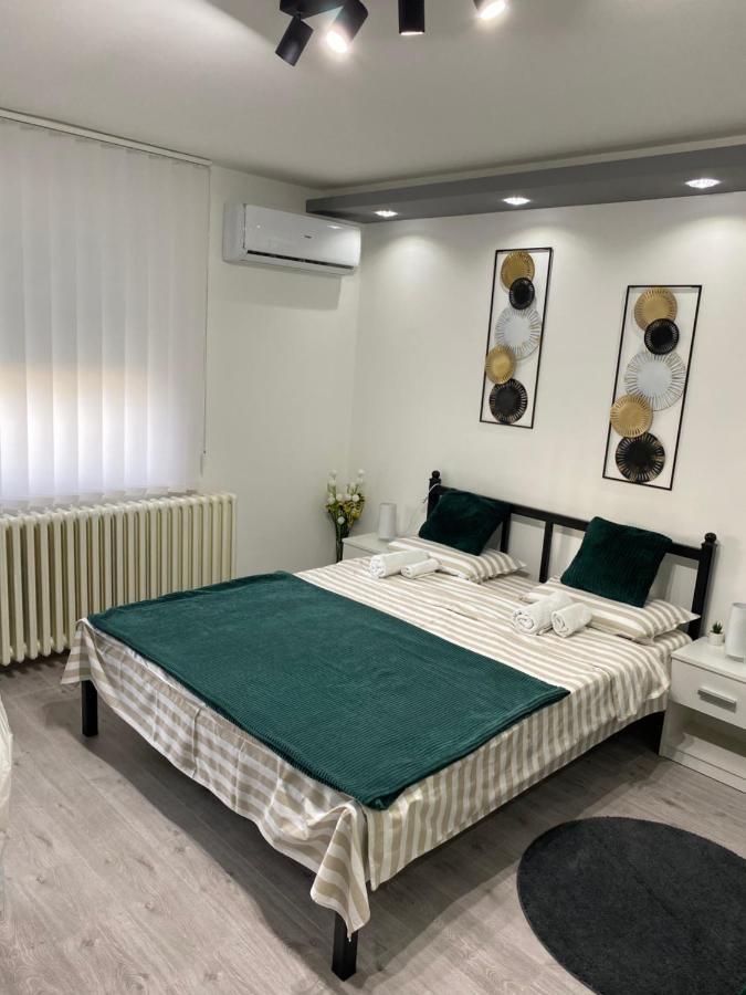 Manirosi 5 Apartment Subotica Bagian luar foto