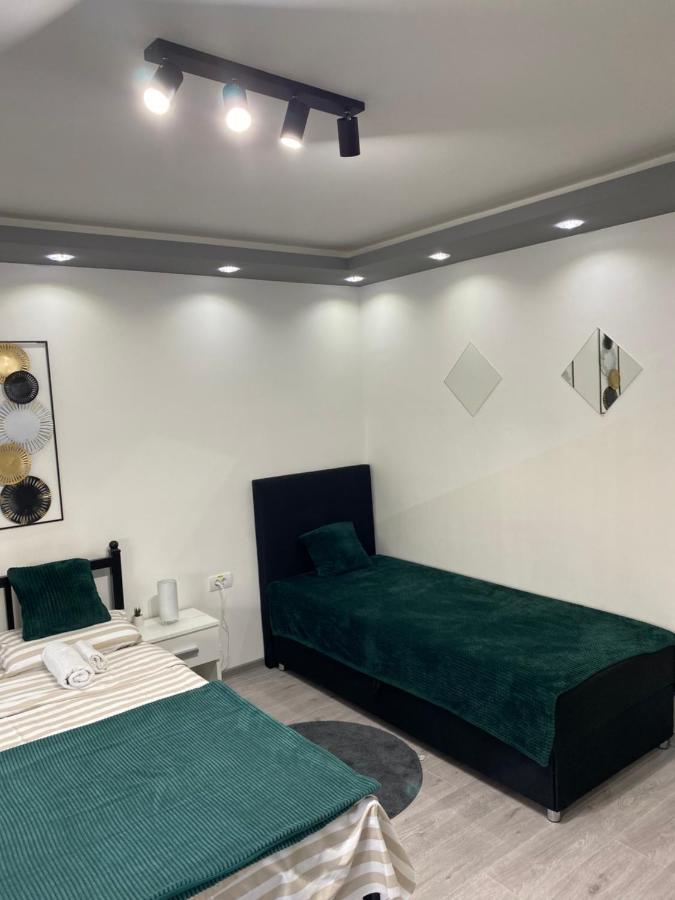 Manirosi 5 Apartment Subotica Bagian luar foto