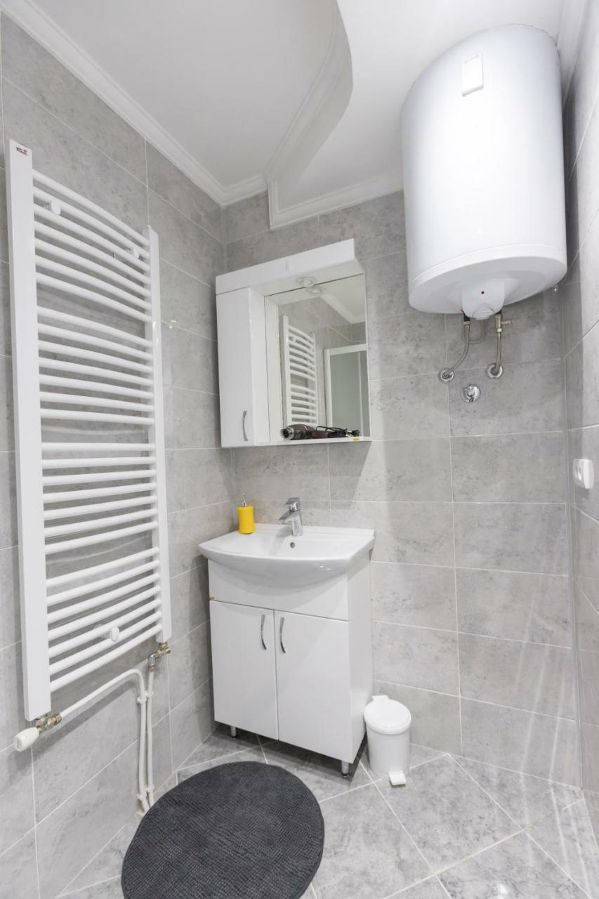Manirosi 5 Apartment Subotica Bagian luar foto