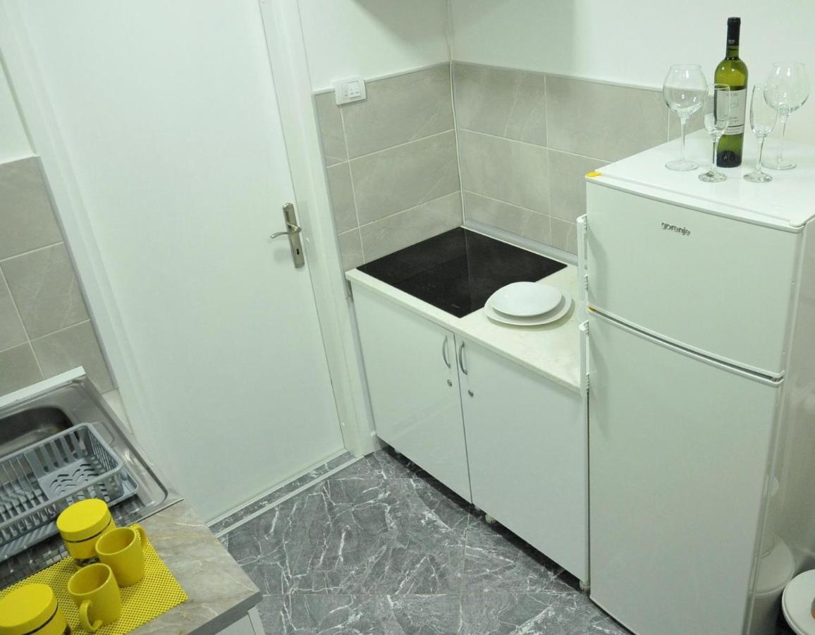 Manirosi 5 Apartment Subotica Bagian luar foto